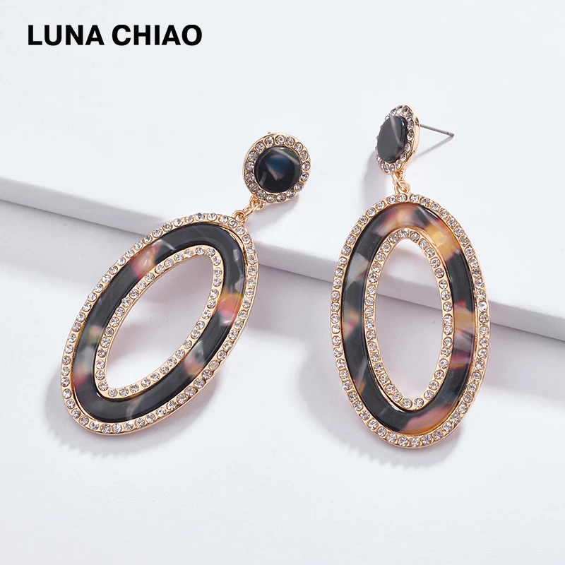 LUNA CHIAO Fashion Jewelry Pave Rhinestones Jeweled Oval Resin Acrylic Drop Earrings for Women
LUNA CHIAO Fashion Jewelry Pave Rhinestones Jeweled Oval Resin Acrylic Drop Earrings for Women