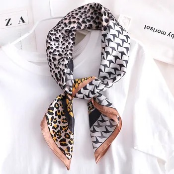 2019 NEW Fashion Women Square Scarf Luxury Brand Leopard Print Pure Silk Feeling Shawl Scarfs Foulard HeadBand Scarves
2019 NEW Fashion Women Square Scarf Luxury Brand Leopard Print Pure Silk Feeling Shawl Scarfs Foulard HeadBand Scarves