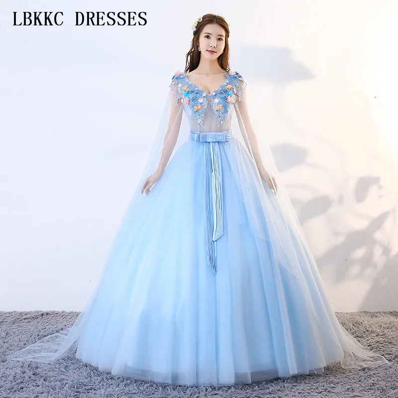 Sleeveless Blue Quinceanera Dresses Ball Gown Flowers Tulle Appliques Ball Dress Vestido Debutante V Neck Sweet 16 Dresses
Sleeveless Blue Quinceanera Dresses Ball Gown Flowers Tulle Appliques Ball Dress Vestido Debutante V Neck Sweet 16 Dresses