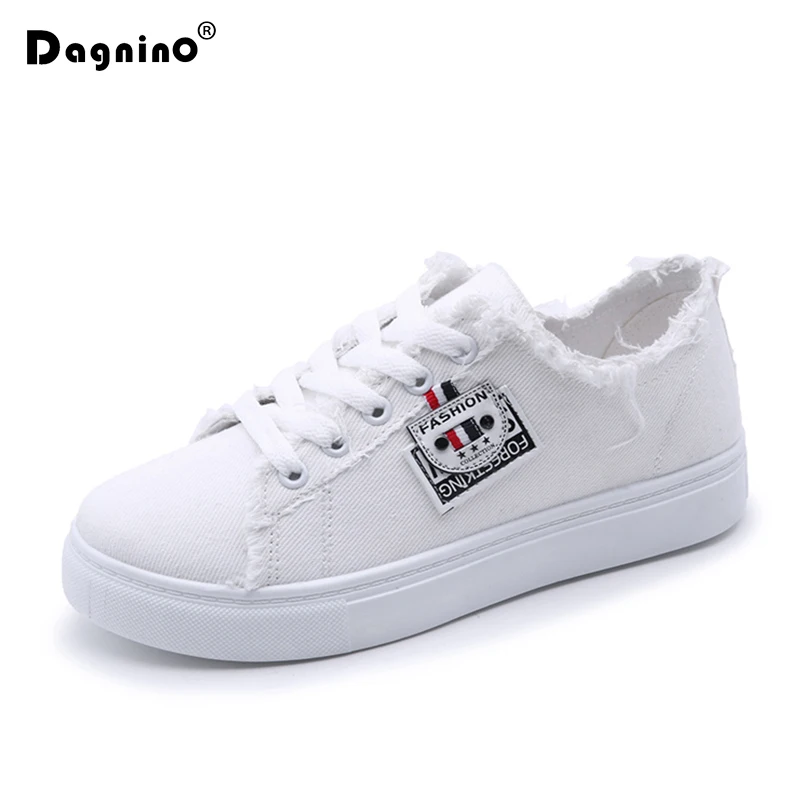 DAGNINO New Spring Summer Canvas Shoes Women Flat Small White Lace Students Casual Walking Shoes Sneakers Zapatos Mujer Female
DAGNINO New Spring Summer Canvas Shoes Women Flat Small White Lace Students Casual Walking Shoes Sneakers Zapatos Mujer Female