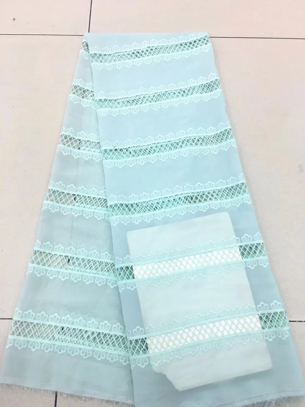 2018 New chiffon tulle lace fabric, bride lace fabric excellent quality Nigerian lace fabric
2018 New chiffon tulle lace fabric, bride lace fabric excellent quality Nigerian lace fabric