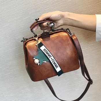 Women Handbag Leather Shoulder Bag Female Doctor Crossbody Handbag Star Pendant Tassel Rivets Casual Famous Brand Women Bag C208
Women Handbag Leather Shoulder Bag Female Doctor Crossbody Handbag Star Pendant Tassel Rivets Casual Famous Brand Women Bag C208