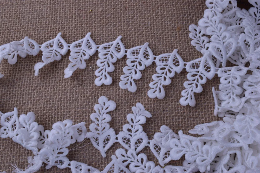 28yards GOOD QUALITY white color soft Milk Silk leaf Lace Fabric Wedding Trim wide :5.5cm
28yards GOOD QUALITY white color soft Milk Silk leaf Lace Fabric Wedding Trim wide :5.5cm