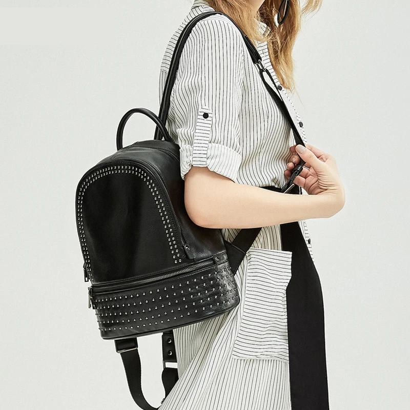 New Arrival Fashion Rivet Pattern Women Backpack All-match Ladies Bagpack Genuine Leather Leisure Korean Female Travel Bag
New Arrival Fashion Rivet Pattern Women Backpack All-match Ladies Bagpack Genuine Leather Leisure Korean Female Travel Bag