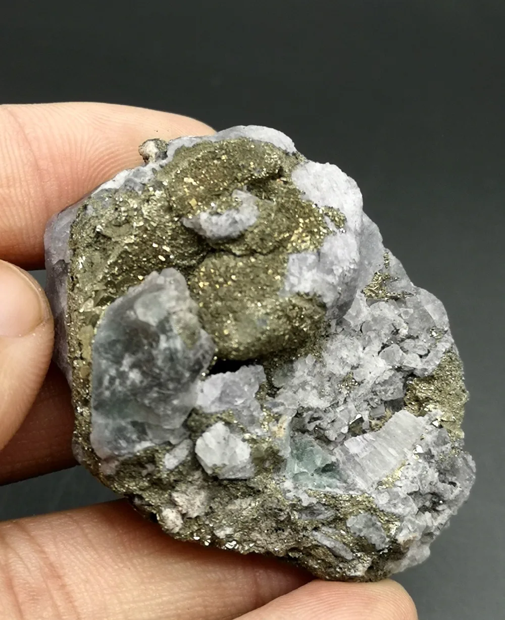 38g Natural rare pyrite and fluorite symbiotic mineral teaching specimens stone and crystal from China free shipping
38g Natural rare pyrite and fluorite symbiotic mineral teaching specimens stone and crystal from China free shipping