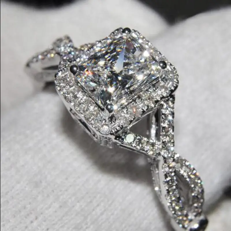 Princess Cut Rings For Women White Gold Color Cross Halo Brilliant Stackable Wedding Band Fashion Jewelry 2017 New Arrivals
Princess Cut Rings For Women White Gold Color Cross Halo Brilliant Stackable Wedding Band Fashion Jewelry 2017 New Arrivals