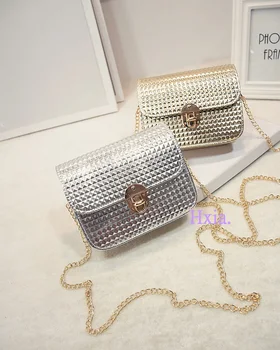 Yuhua, 2020 new han edition flap, trend grid handbags, fashionable women messenger bag, chain shoulder bag.
Yuhua, 2020 new han edition flap, trend grid handbags, fashionable women messenger bag, chain shoulder bag.