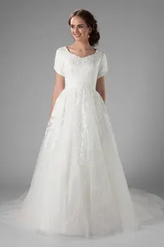 A-line Lace Tulle Modest Wedding Dresses With Short Sleeves Sweetheart Buttons Back Country Western Vintage Modest Gown
A-line Lace Tulle Modest Wedding Dresses With Short Sleeves Sweetheart Buttons Back Country Western Vintage Modest Gown