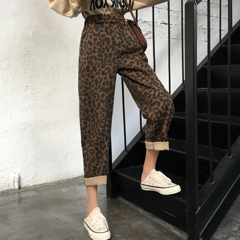 autumn style Korean Women's Clothing leopard calf-length pants loose casual fashion brands woman pants vestidos femininos new
autumn style Korean Women's Clothing leopard calf-length pants loose casual fashion brands woman pants vestidos femininos new