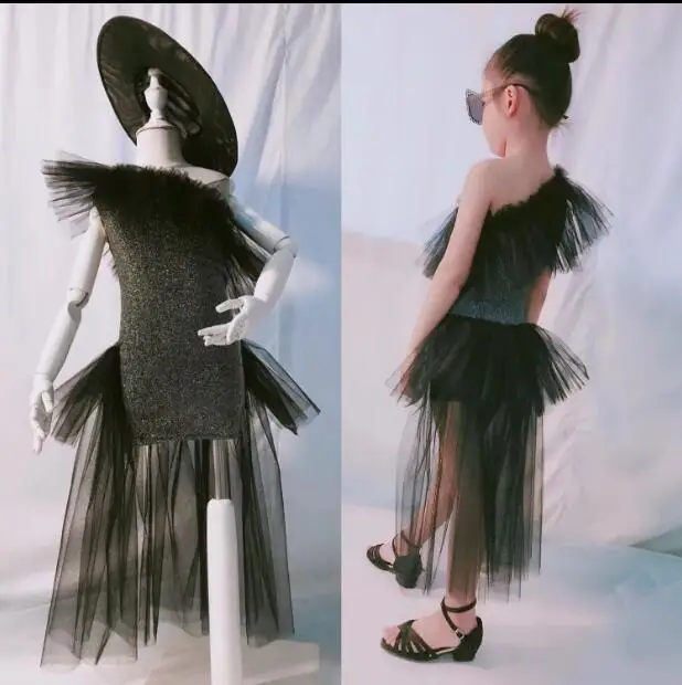 2019 Korean style wholesale girls ruffles sequins dress fashion summer girls party dresses 3-8t B895
2019 Korean style wholesale girls ruffles sequins dress fashion summer girls party dresses 3-8t B895