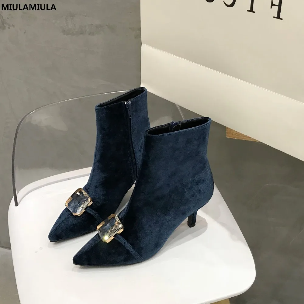 MIULAMIULA Brand Designers 2018 Winter Luxury Crystal Belt Woman Pointed Velvet Shoes Med Thin Heels Lady Short Boots Zipper
MIULAMIULA Brand Designers 2018 Winter Luxury Crystal Belt Woman Pointed Velvet Shoes Med Thin Heels Lady Short Boots Zipper