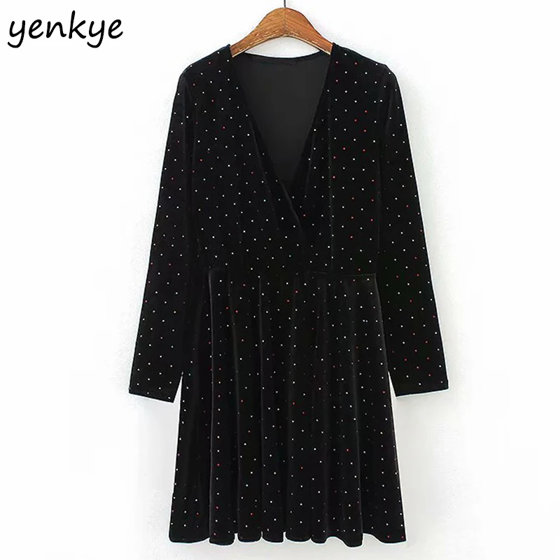 2019 Women Shiny Appliques Vintage Black Velvet Dress Lady Sexy V Neck Long Sleeve A-line Mini Dress Spring vestidos YD8660
2019 Women Shiny Appliques Vintage Black Velvet Dress Lady Sexy V Neck Long Sleeve A-line Mini Dress Spring vestidos YD8660