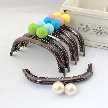 KISSDIY 10 pcs 12.5cm Metal purse frame Gun metal black Candy ball pearl Kiss Clasp Metal Coin Pattern DIY Bag Accessorie
KISSDIY 10 pcs 12.5cm Metal purse frame Gun metal black Candy ball pearl Kiss Clasp Metal Coin Pattern DIY Bag Accessorie