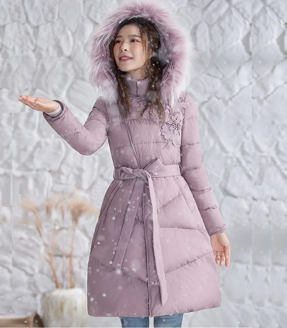 S-3XL Winter 2019 Remove Hat Coat Woman Solid Long Feather Down Padded Girls Ladies Floral Lace Embroidery Overcoats
S-3XL Winter 2019 Remove Hat Coat Woman Solid Long Feather Down Padded Girls Ladies Floral Lace Embroidery Overcoats