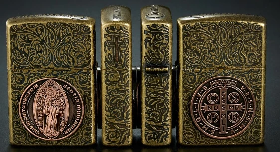 XGQ zorr brand Stickers Fives carving red fahter Constantine Oil Kerosene Retro Lighter
XGQ zorr brand Stickers Fives carving red fahter Constantine Oil Kerosene Retro Lighter