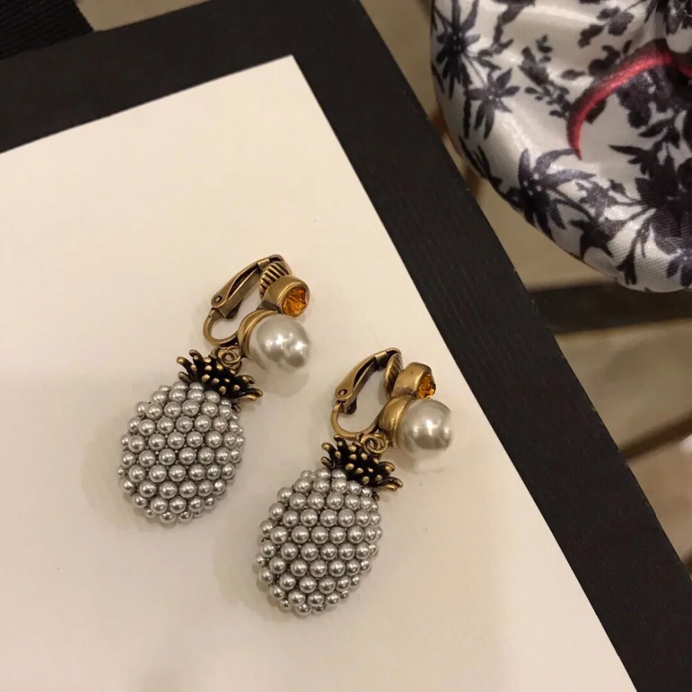 Luxury Brand Fashion Vintage Clip Earrings Cute Pineapple Pearl Jewelry For Women Without Pierced Ear High Quality Bijoux
Luxury Brand Fashion Vintage Clip Earrings Cute Pineapple Pearl Jewelry For Women Without Pierced Ear High Quality Bijoux