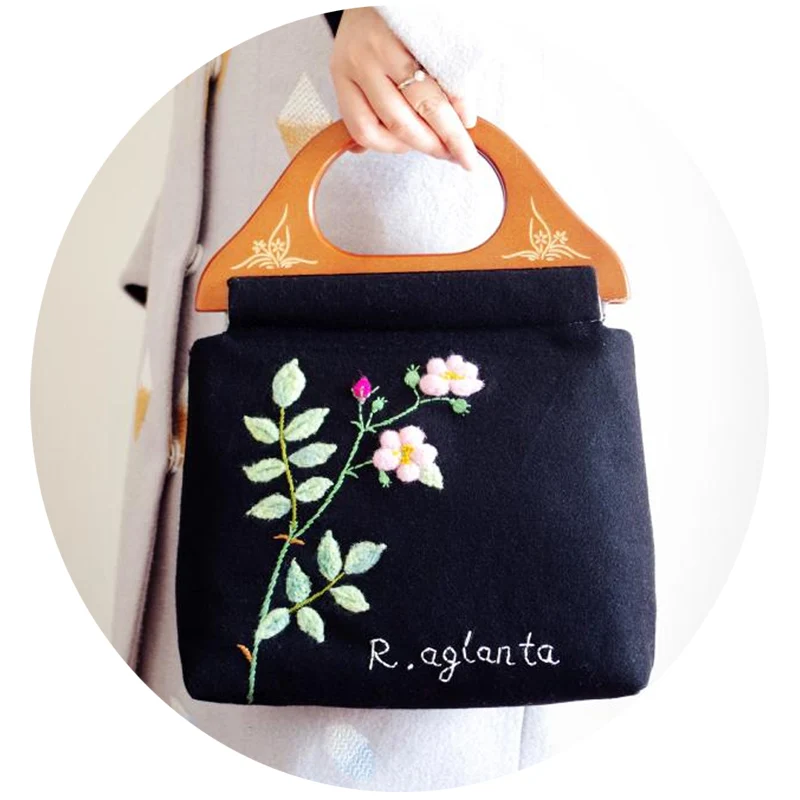 New Handmade Handbag Vintage Wooden Handle Tote Women Flower Bags Floral Embroidery Handbag Wool felt Rose Green Leaf Black Bag
New Handmade Handbag Vintage Wooden Handle Tote Women Flower Bags Floral Embroidery Handbag Wool felt Rose Green Leaf Black Bag