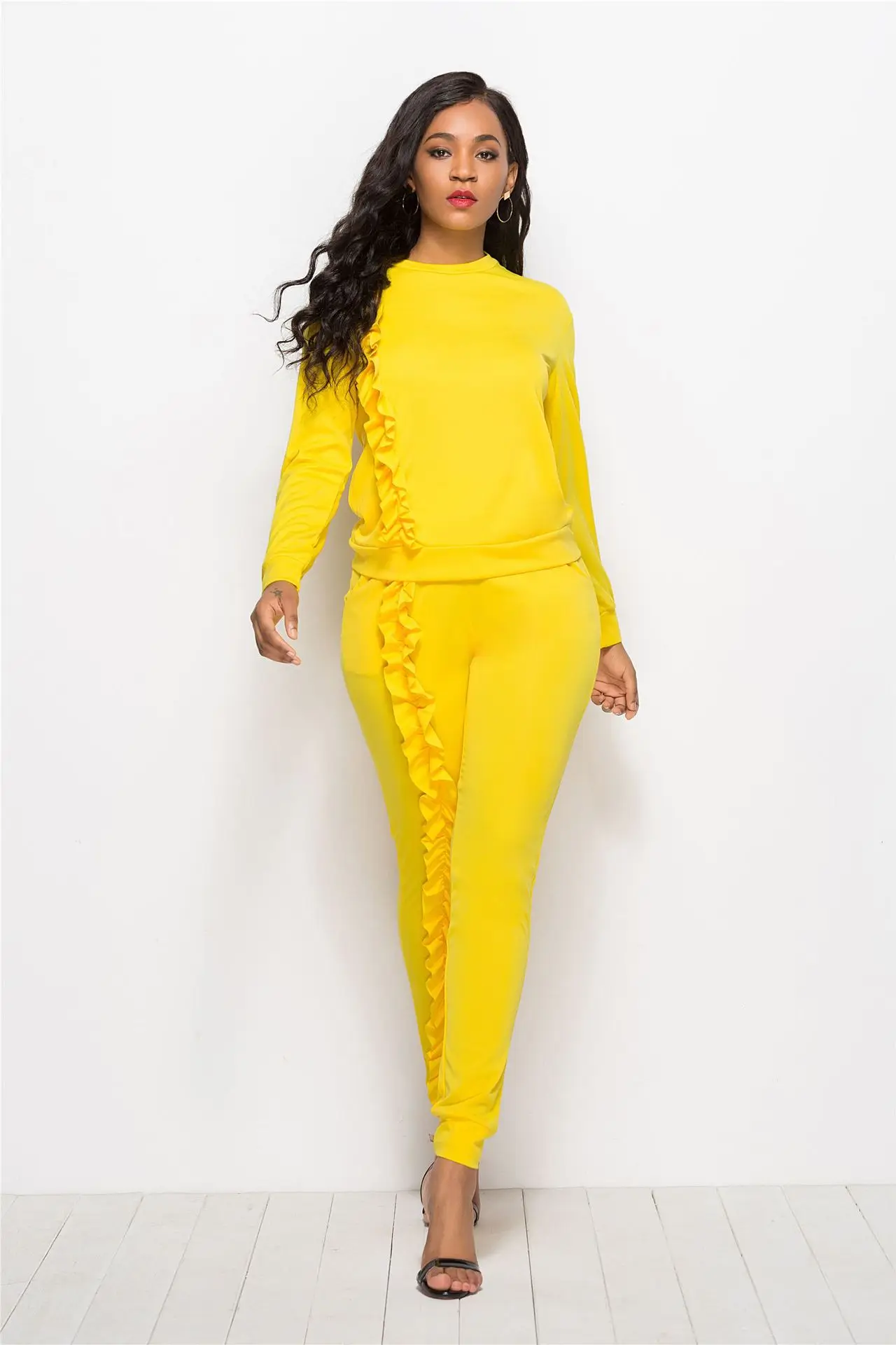2018 Autumn Winter Ruffle Two Pieces Women Suits Round Collar Long Seeve Shirt Elastic Waist Pants Plus Size Female Workout Set
2018 Autumn Winter Ruffle Two Pieces Women Suits Round Collar Long Seeve Shirt Elastic Waist Pants Plus Size Female Workout Set