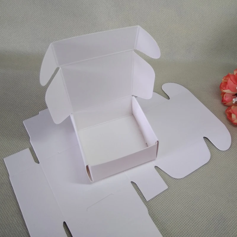 100pcs/lot- Blank White Paper Party Boxes Smart Little Sized Craftwork Gift Fastener Ear Rings Aircraft Cardboard Boxes
100pcs/lot- Blank White Paper Party Boxes Smart Little Sized Craftwork Gift Fastener Ear Rings Aircraft Cardboard Boxes
