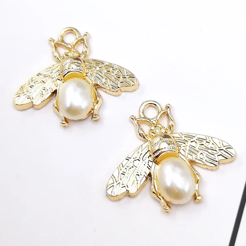 Nwe Fashion Charms Gift Lmitation Pearls Bee Alloy Pendant Earring Necklace Jewelry Accessories DIY Electroplating Does Not Fade
Nwe Fashion Charms Gift Lmitation Pearls Bee Alloy Pendant Earring Necklace Jewelry Accessories DIY Electroplating Does Not Fade