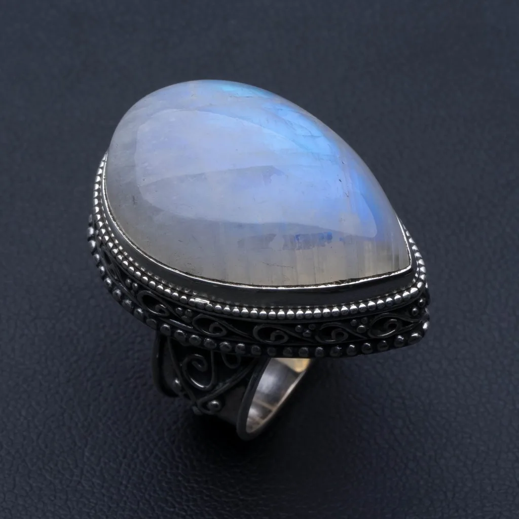 Natural Rainbow Moonstone Vintage 925 Sterling Silver Ring, US Size 7 R3521
Natural Rainbow Moonstone Vintage 925 Sterling Silver Ring, US Size 7 R3521