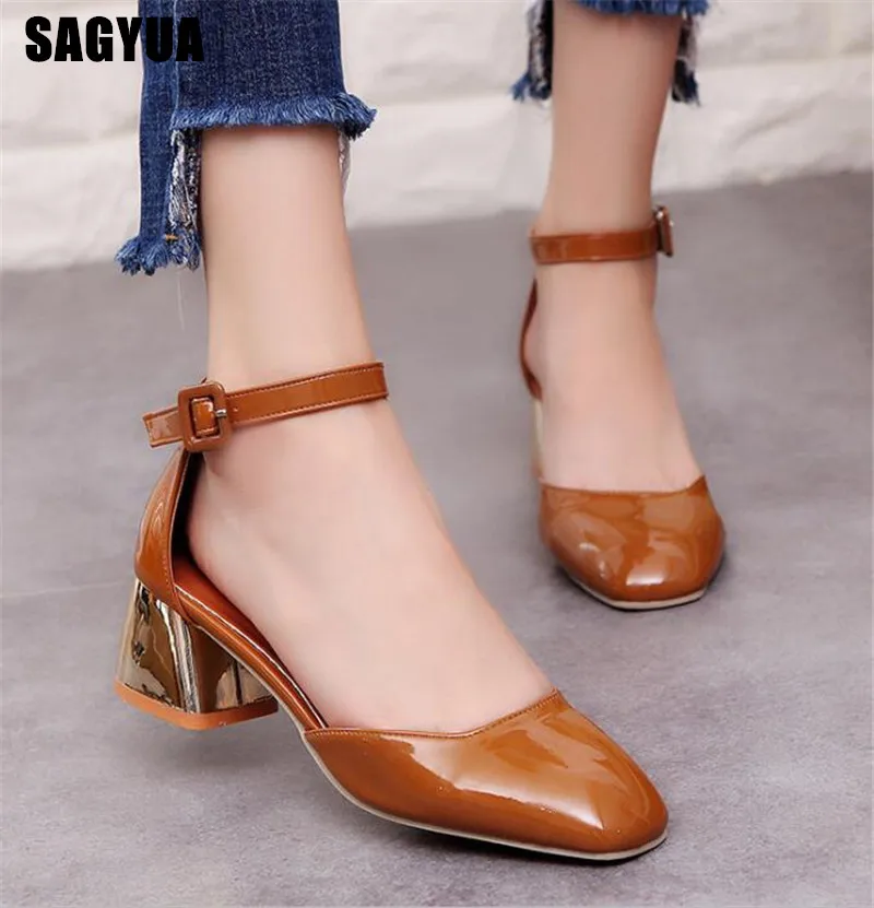 2019 Baotou women sandals Square head Casual shoes summer Ladies Thick heel high heels Wedding party Buckle shallow pumps A137
2019 Baotou women sandals Square head Casual shoes summer Ladies Thick heel high heels Wedding party Buckle shallow pumps A137