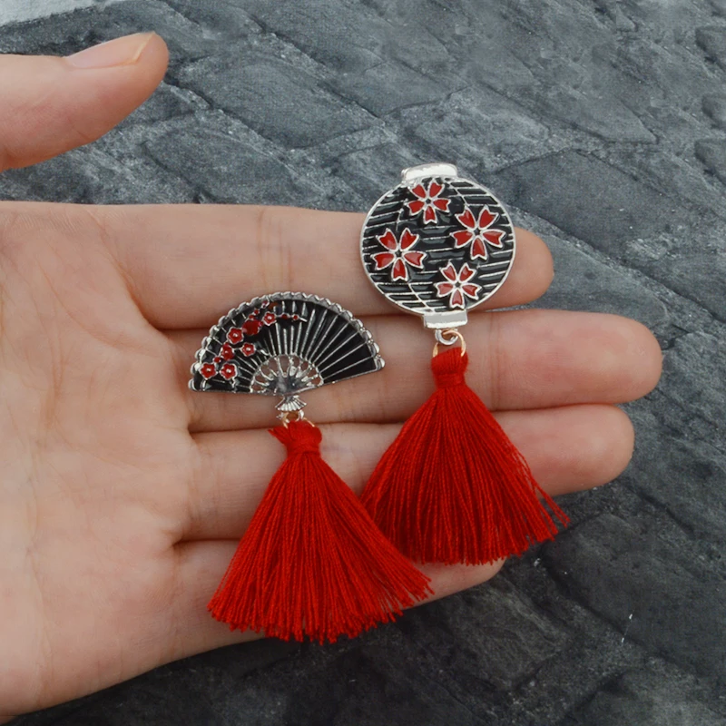 Retro-Japanese-Izakaya-Ninja-Lantern-Fan-Tassels-Brooch-Sakura-Lantern-Plum-Flower-Hand-Fan-Fringe-Alloy(5)