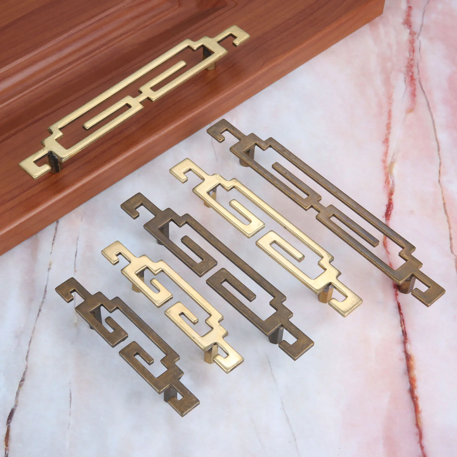 DRELD 1Pc 64/96/128mm Brass Kitchen Cabinet Door Handles Antique Bronze Dresser Drawer Retro Furniture Handle Pull Door Hardware
DRELD 1Pc 64/96/128mm Brass Kitchen Cabinet Door Handles Antique Bronze Dresser Drawer Retro Furniture Handle Pull Door Hardware
