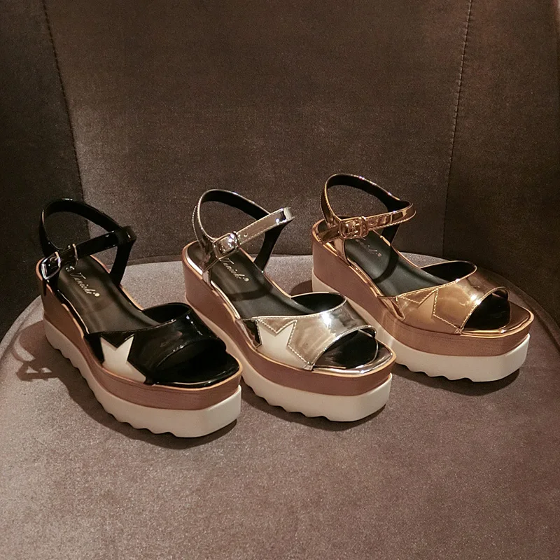 Women platform sandales femmes 2017 New Fashion brand Patent Leather casual Buckle Strap gladiator sandals Ladies jelly shoes 
Women platform sandales femmes 2017 New Fashion brand Patent Leather casual Buckle Strap gladiator sandals Ladies jelly shoes