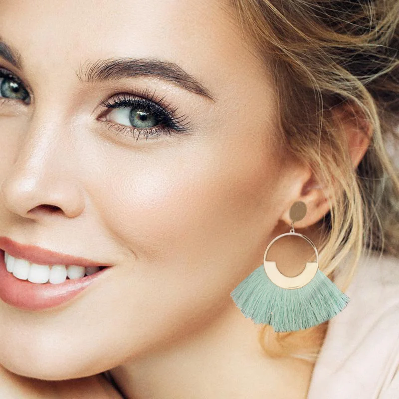 New Fashion Bohemia Ethnic Drop Earrings Big Tassel Boho Hoop Cotton Handmade Tassels Fringed Dangle Earrings for Women Jewelry
New Fashion Bohemia Ethnic Drop Earrings Big Tassel Boho Hoop Cotton Handmade Tassels Fringed Dangle Earrings for Women Jewelry