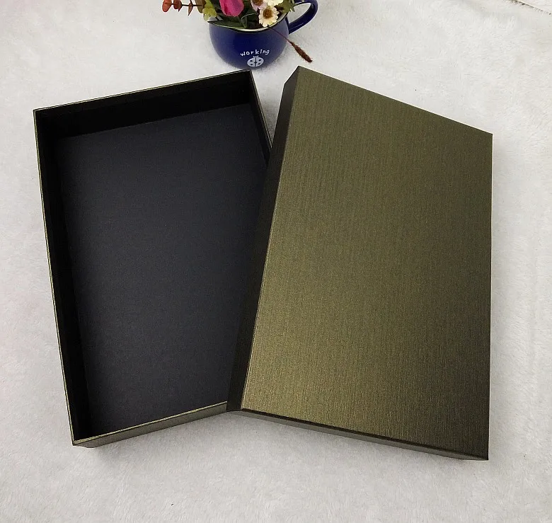 medium paper box of high quality for gifts packing, 37*27*10cm, logo printing is available
medium paper box of high quality for gifts packing, 37*27*10cm, logo printing is available