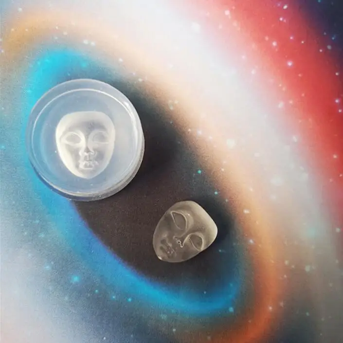 New Transparent Silicone Mould Dried Flower Resin Decorative Craft DIY Mask Mold epoxy resin molds for jewelry
New Transparent Silicone Mould Dried Flower Resin Decorative Craft DIY Mask Mold epoxy resin molds for jewelry