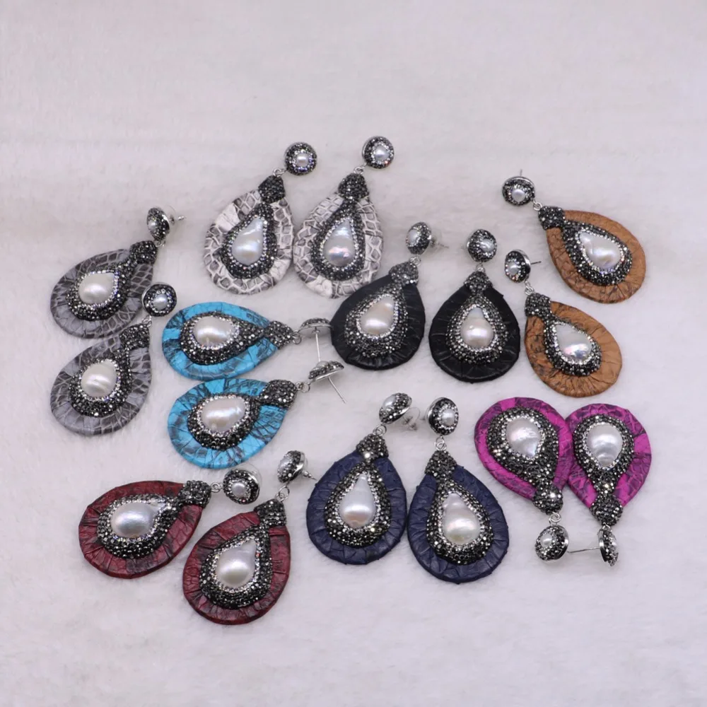 Mix color leather natural pearls earrings pave rhinestone similar snakeskin with pearls earrings gift to lady 3360
Mix color leather natural pearls earrings pave rhinestone similar snakeskin with pearls earrings gift to lady 3360