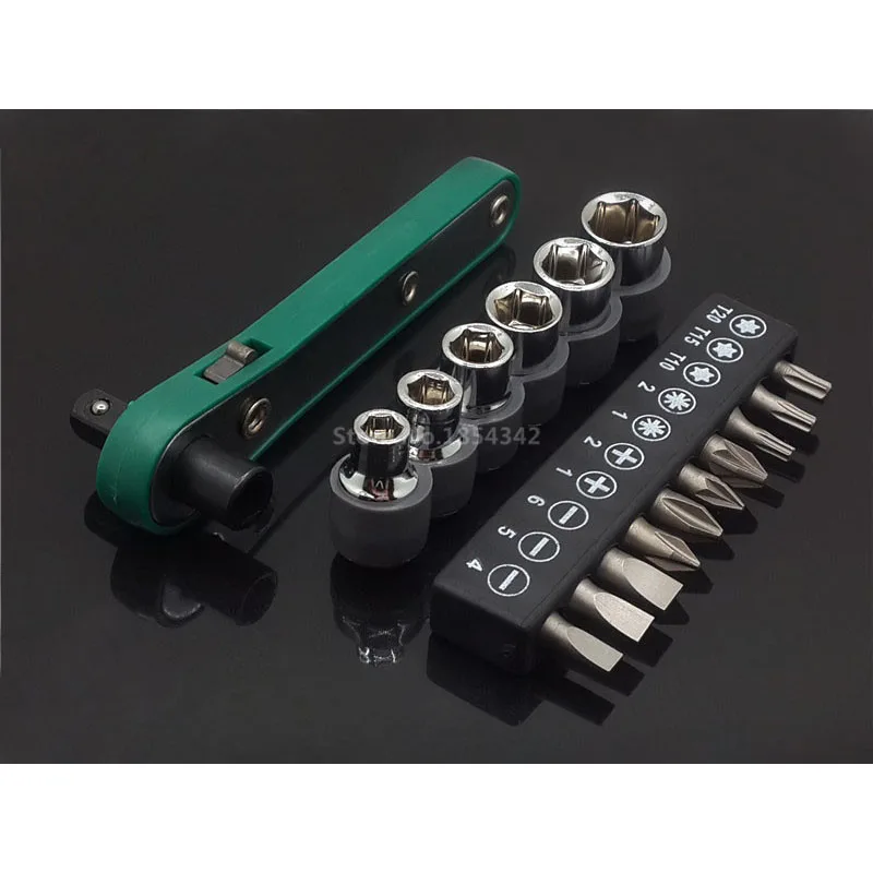 17Pcs Set 1/4" Universal Two Way Torque Ratchet Wrench Screwdriver Ratchet Handle With Interchangeable Driver Bits And Sockets
17Pcs Set 1/4" Universal Two Way Torque Ratchet Wrench Screwdriver Ratchet Handle With Interchangeable Driver Bits And Sockets