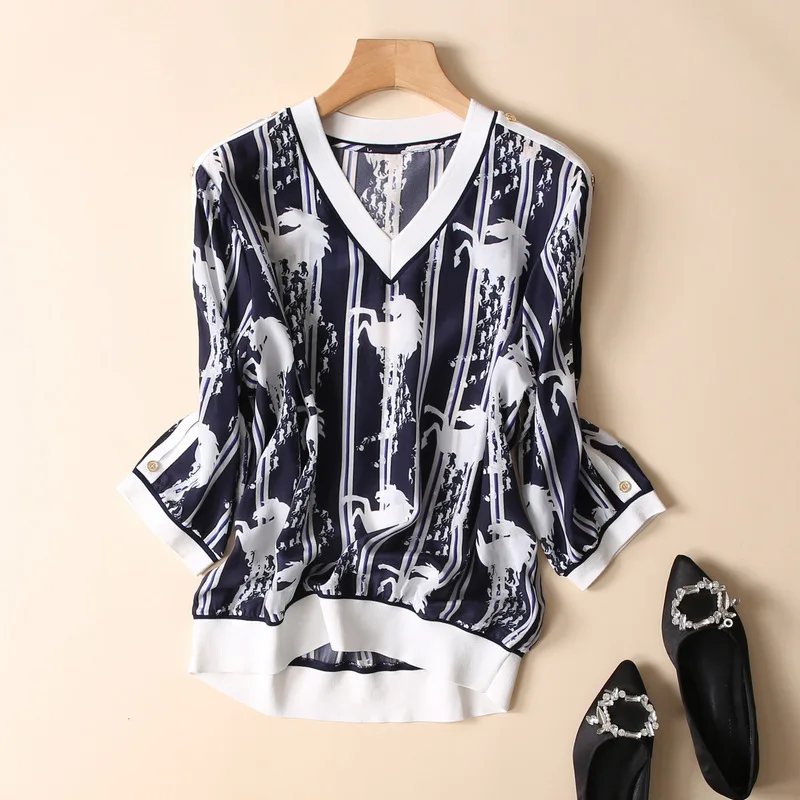 women's silk T-shirt 2019 new spring/summer v-neck bar benma coat sleeve printing silk T-shirt
women's silk T-shirt 2019 new spring/summer v-neck bar benma coat sleeve printing silk T-shirt