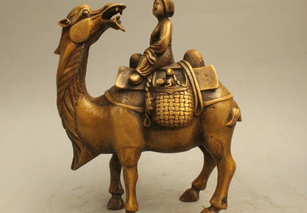 8" Old Chinese Bronze Belle Girl Ride camel ship of the desert Statue Sculpture
8" Old Chinese Bronze Belle Girl Ride camel ship of the desert Statue Sculpture