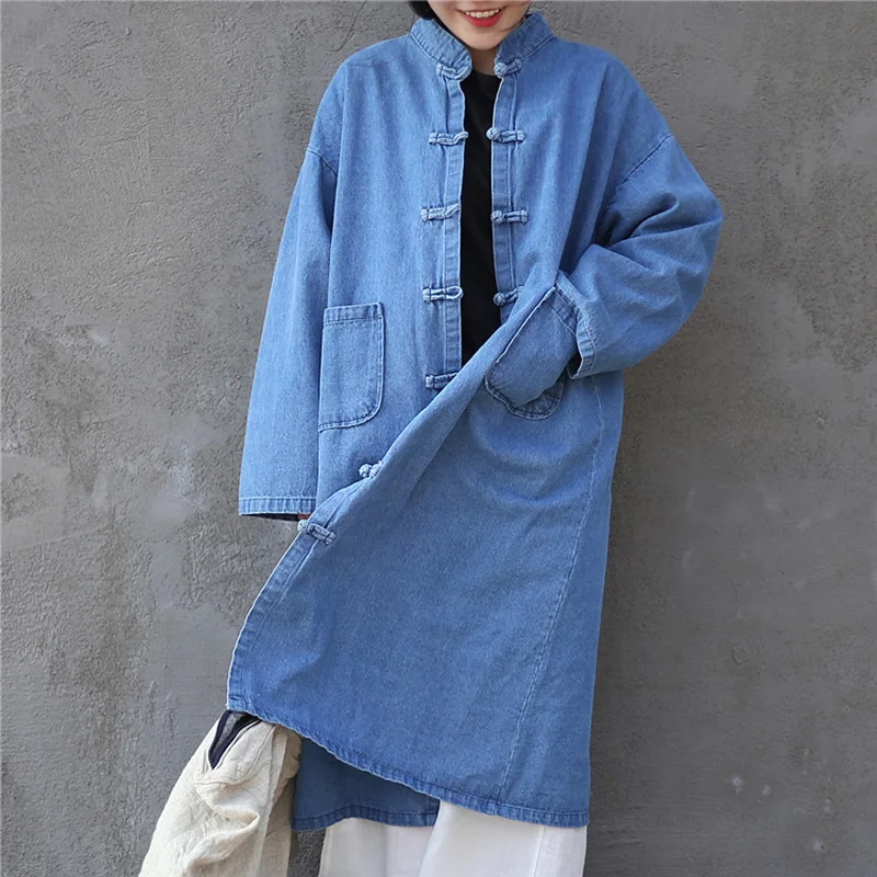 ORIGOODS Vintage Blue Denim Trench Coat Women Chinese style Plus size Long Denim Coat Women Autumn Winter Robe Femme D049
ORIGOODS Vintage Blue Denim Trench Coat Women Chinese style Plus size Long Denim Coat Women Autumn Winter Robe Femme D049