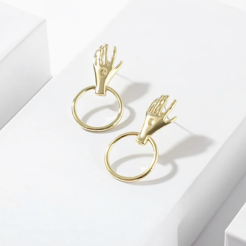 2019 New Design Hand Palm Round Circle Stud Earrings For Women Punk Gold Color Metal Alloy Party Wedding Earrings Jewelry
2019 New Design Hand Palm Round Circle Stud Earrings For Women Punk Gold Color Metal Alloy Party Wedding Earrings Jewelry