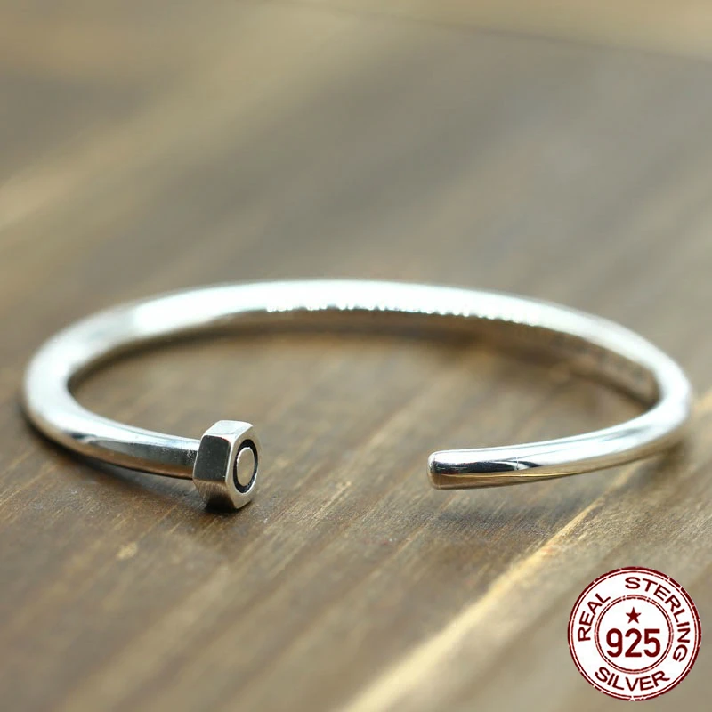 100% S925 man woman bracelet retro personality simple jewelry rivet opening a lifetime bracelet to send a gift of love 2018 hot
100% S925 man woman bracelet retro personality simple jewelry rivet opening a lifetime bracelet to send a gift of love 2018 hot