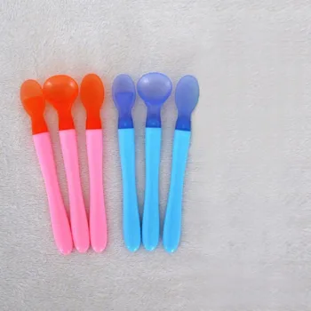 New Arrival Hot Sale 2018 3 pcs/lot Safety Soft Temperature Sensing Spoon Baby Flatware Feeding Spoons for Baby Kids Caring
New Arrival Hot Sale 2018 3 pcs/lot Safety Soft Temperature Sensing Spoon Baby Flatware Feeding Spoons for Baby Kids Caring