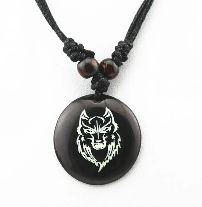 Cool Boy men women's Wolf Totem head Amulet Round Pendant Necklace Punk Rock Resin leather hand Adjustable hemp rope Jewelry Gif
Cool Boy men women's Wolf Totem head Amulet Round Pendant Necklace Punk Rock Resin leather hand Adjustable hemp rope Jewelry Gif