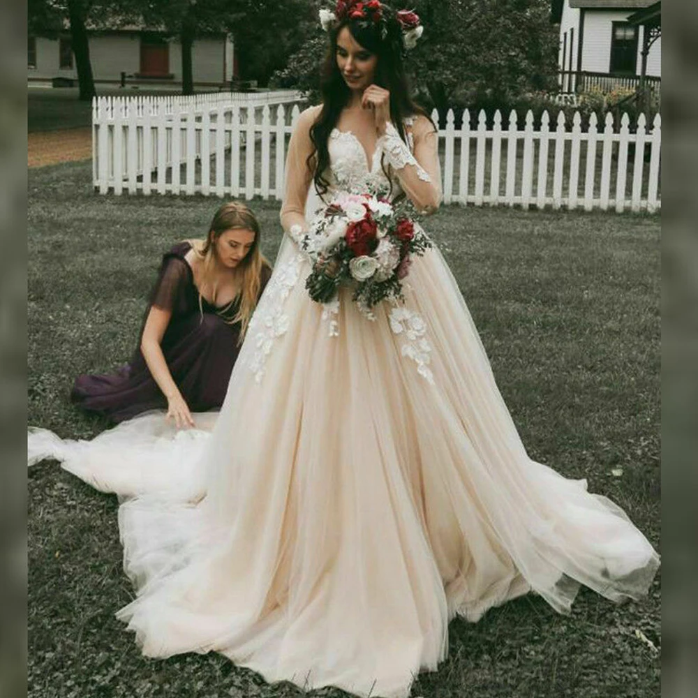 New Vintage Long Sleeves Lace Appliques Champagne Wedding Dresses High Neck Bridal Gown Celebrity vestido De Noiva robe de marie
New Vintage Long Sleeves Lace Appliques Champagne Wedding Dresses High Neck Bridal Gown Celebrity vestido De Noiva robe de marie