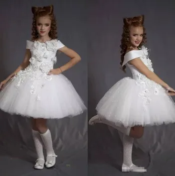 White Off The Shoulder Flower Girls Dresses Beads Applique Knee Length Cute Holy Communion Dresses Any Size
White Off The Shoulder Flower Girls Dresses Beads Applique Knee Length Cute Holy Communion Dresses Any Size