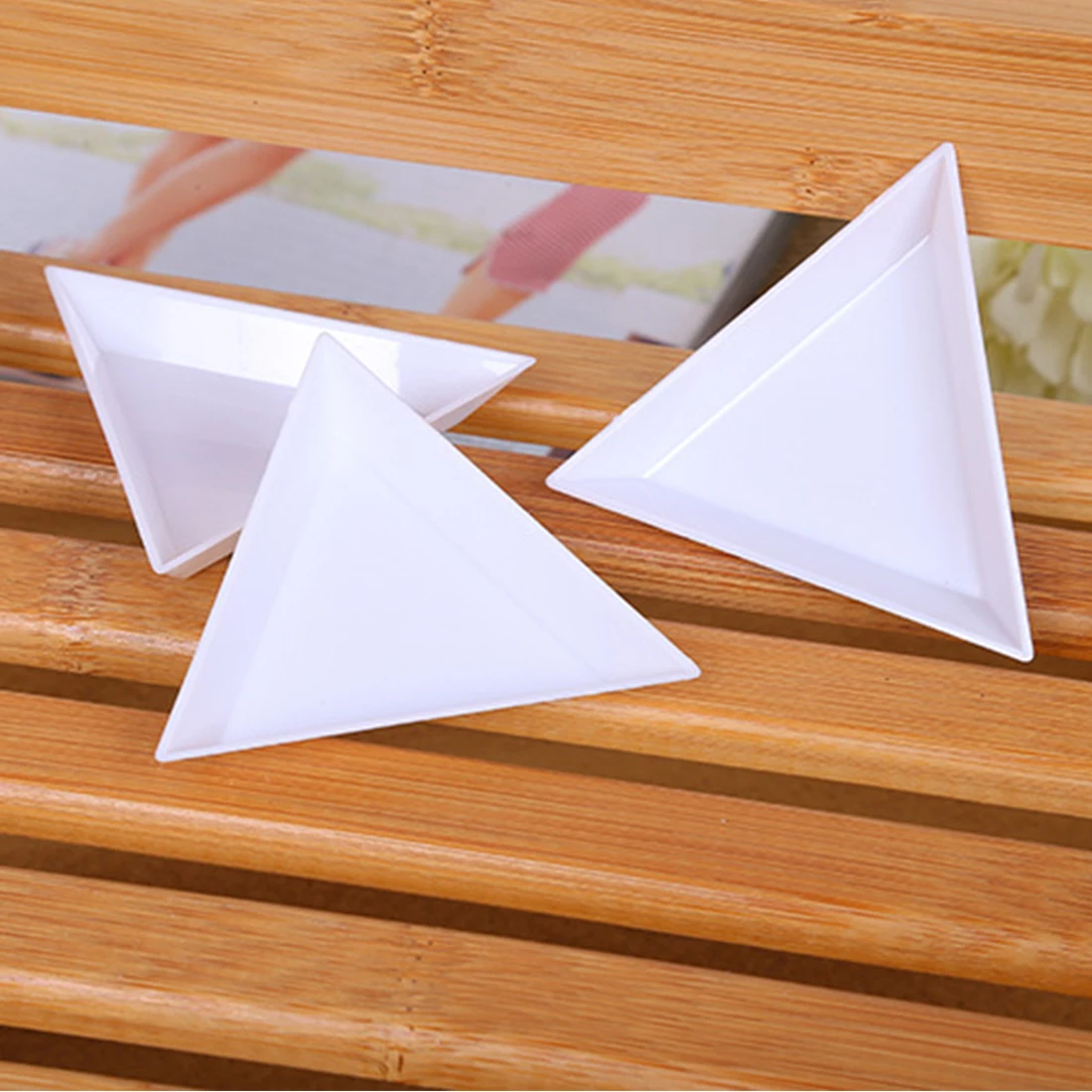 Plastic Triangle Rhinestones Beads Crystal Nail Art Sorting Trays White Nail Art Tools
Plastic Triangle Rhinestones Beads Crystal Nail Art Sorting Trays White Nail Art Tools