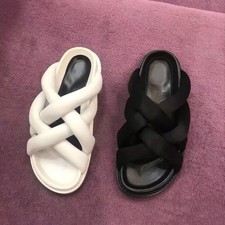2018 Hot Summer Shoes Woman Slippers Leather Sheepskin Flats Woven Platform Design Slippers Outside Tipe Lazy Slippers Woman
2018 Hot Summer Shoes Woman Slippers Leather Sheepskin Flats Woven Platform Design Slippers Outside Tipe Lazy Slippers Woman