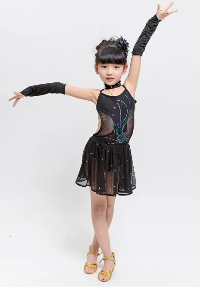 Girls latin dace training clothing Hot fix rhinestone Very fashionable girls latin dance clothes Size can choose
Girls latin dace training clothing Hot fix rhinestone Very fashionable girls latin dance clothes Size can choose