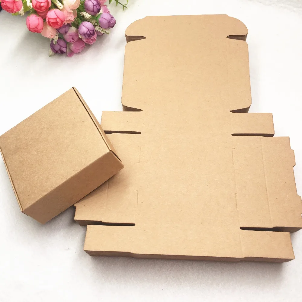 35 pcs/lot Romantic natural Candy Box for Wedding Decoration Vintage Kraft Wedding Favors and Gifts Box
35 pcs/lot Romantic natural Candy Box for Wedding Decoration Vintage Kraft Wedding Favors and Gifts Box