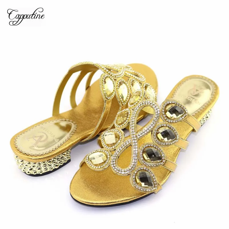 Popular gold African medium heel shoes hot sale pumps with luxury stones 5569 , heel height 3.8cm
Popular gold African medium heel shoes hot sale pumps with luxury stones 5569 , heel height 3.8cm