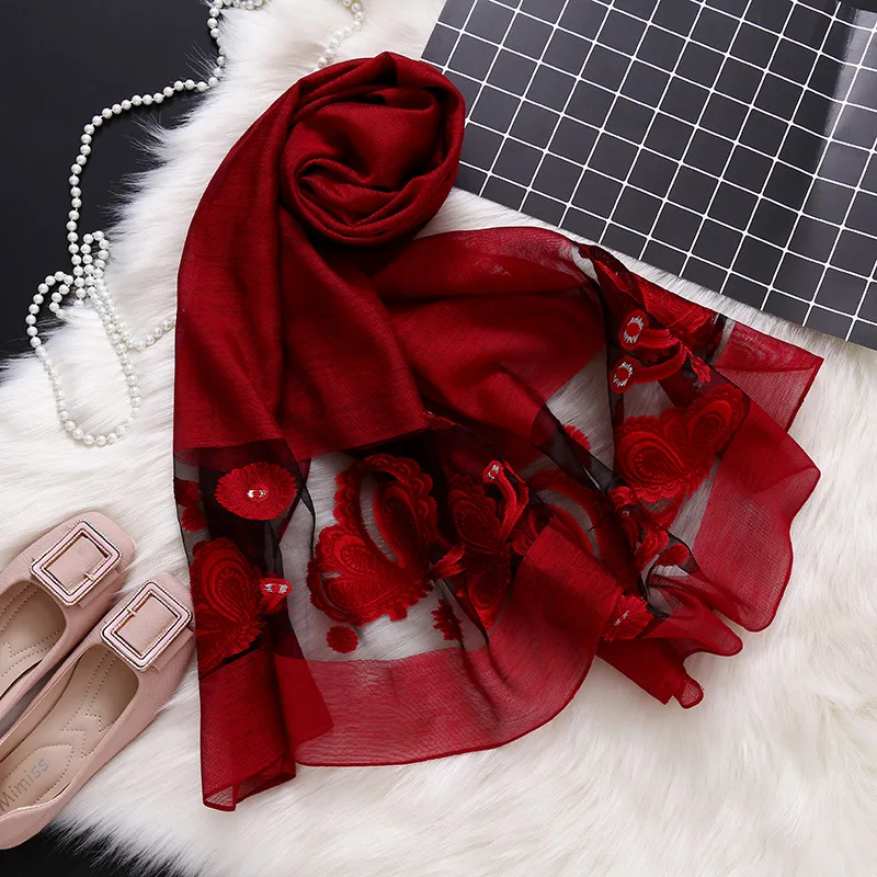 Women's 2019 spring and summer explosions hot multi-function Cut flowers versatile fashion openwork lace small scarf
Women's 2019 spring and summer explosions hot multi-function Cut flowers versatile fashion openwork lace small scarf