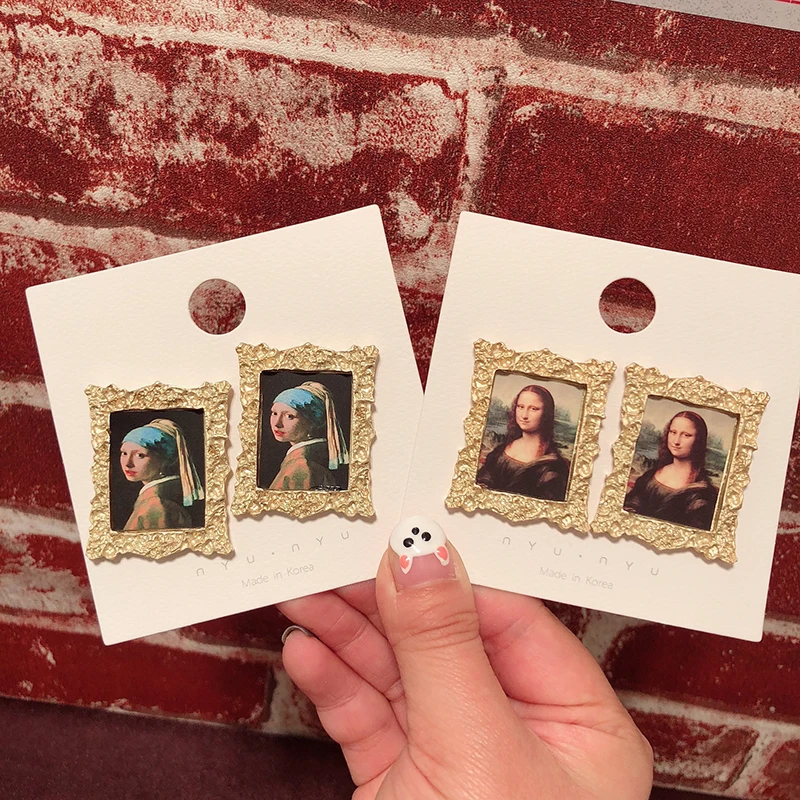 Vintage Famous Oil Painting Mona Lisa/ Vincent Van Gogh Stud Earrings Elegant Metal Gold Earring for Women
Vintage Famous Oil Painting Mona Lisa/ Vincent Van Gogh Stud Earrings Elegant Metal Gold Earring for Women